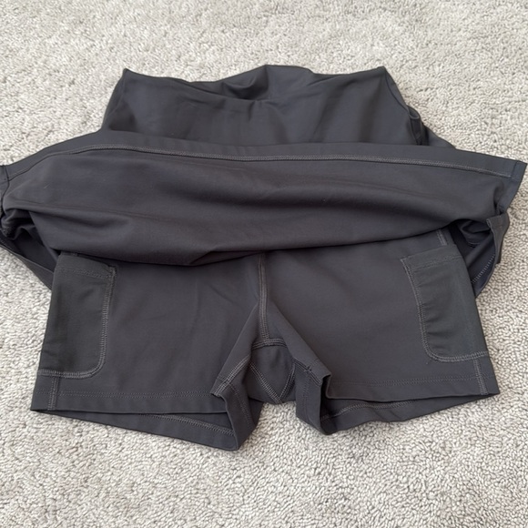 Girlfriend Collective Moon Skirt | Built-in Shorts & Pockets | Size Small | Gray - Picture 4 of 7
